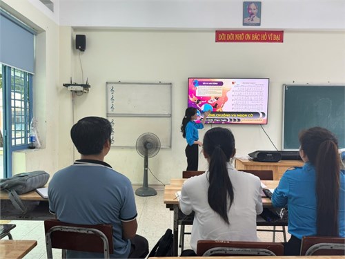 Sinh hoạt chuyên môn tổ nghệ thuật lần 1 tháng 10/2024