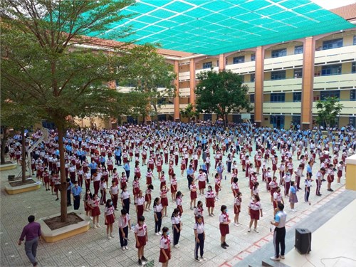 Rèn luyện sức khỏe thông qua hoạt động thể dục giữa giờ