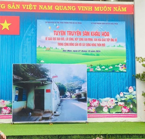 Hội nghị sân khấu hóa về giáo dục, đạo đức lối sống, nếp sống văn minh, giao tiếp ứng xử trong cộng đồng trên địa bàn huyện được tổ chức tại trường THCS Đông Thạnh, sáng ngày 07/10/2024