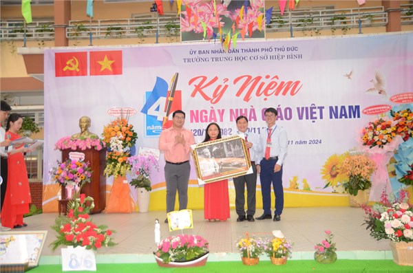 Kỷ Niệm 45 Năm Ngày Nhà Giáo Việt Nam
