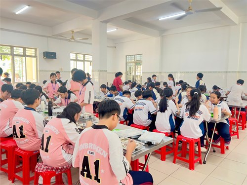 Thực đơn bán trú tuần 32 - Tháng 4/2025 (Từ ngày 14/04/2025 đến ngày 18/04/2025)