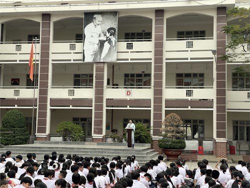 Kể chuyện Bác Hồ - Cô Ngô Thị Hồng Vân, giáo viên chủ nhiệm lớp 8A6