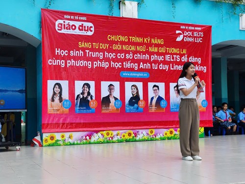 Sáng 30/9, Trường THCS Huỳnh Văn Nghệ phối hợp cùng DOL English và Tạp chí Giáo dục TP.HCM tổ chức thành công buổi Talkshow với chủ đề “Học sinh Trung học cơ sở chinh phục IELTS dễ dàng cùng phương pháp học tiếng Anh tư duy Linearthinking” với sự tham gia của các thầy cô và các em học sinh.