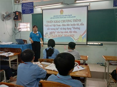 Triển khai chương trình  Tuổi trẻ Việt Nam - Rèn đức luyện tài, dẫn dắt tương lai  và ứng dụng   Hướng nghiệp cho học sinh, đội viên năm học 2024-2025.