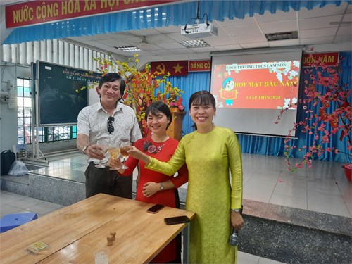 Họp mặt đầu năm giáp thìn 2024
