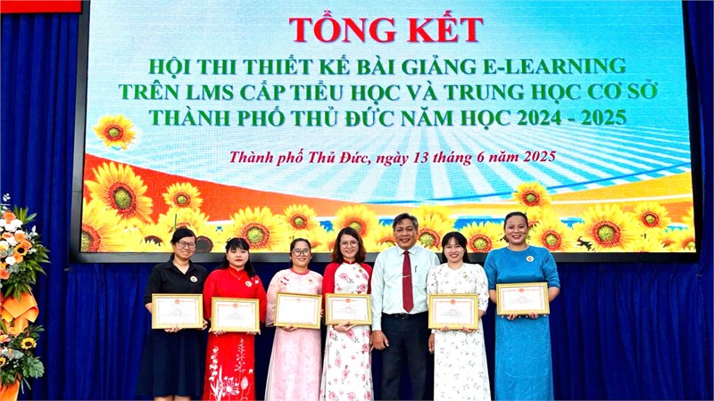 Hội nghị tổng kết khen thưởng Hội thi giáo viên thiết kế bài giảng E-learning trên LMS năm học: 2024-2025