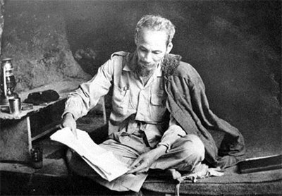Không gian văn hoá Hồ Chí Minh, mỗi tuần một câu chuyện đẹp, mẩu chuyện  Bác Hồ với tinh thần tự học 