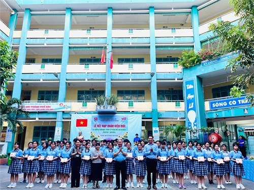 Lễ kết nạp Đoàn viên mới - Kỷ niệm 93 năm ngày thành lập Đoàn TNCS Hồ Chí Minh (26/03/1931 - 26/03/2024)