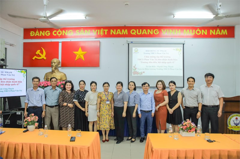 Trường Trung học cơ sở Phan Văn Trị, quận Gò Vấp chính thức nhận quyết định của Uỷ Ban Nhân Dân Thành phố Hồ Chí Minh 
là trường thực hiện chương trình chất lượng cao “Trường tiên tiến, hội nhập quốc tế”.