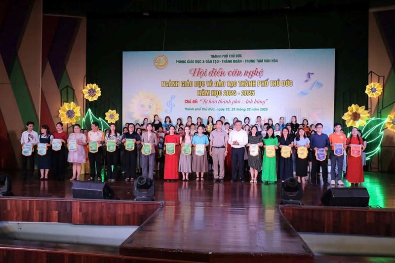 Hội diễn văn nghệ Ngành Giáo dục thành phố Thủ Đức  năm học 2024 – 2025
Chủ đề: “Tự Hào Thành phố anh hùng”.