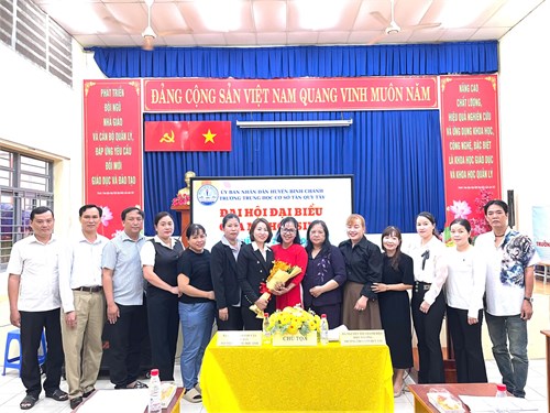 Trường thcs tân quý tây tổ chức đại hội cha mẹ học sinh năm học 2024-2025.