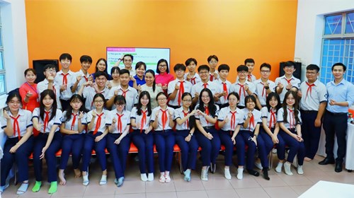 Quyết định khen thưởng các cá nhân đạt thành tích Học sinh giỏi bộ môn cấp Thành phố năm học 2023 - 2024 trên địa bàn Quận.