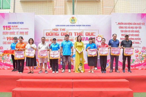 CĐCS Trường THCS Trường Chinh tham gia hội thi  Đồng diễn thể dục giữa giờ  do Liên đoàn Lao động quận Tân Bình tổ chức năm 2025.