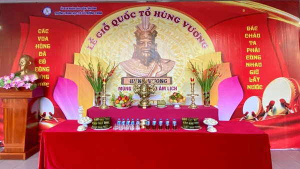 Trường THCS Trường Chinh tổ chức Nghi Lễ Dâng Hương ngày Giỗ Tổ Hùng Vương (mùng 10 tháng 3 âm lịch) - năm học 2024 - 2025
