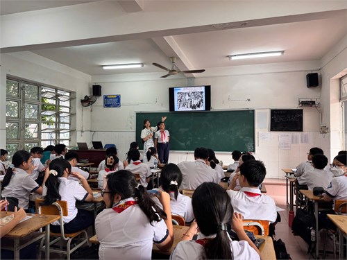 34 chiến sĩ đầu tiên của đội Việt Nam tuyên truyền giải phóng quân
