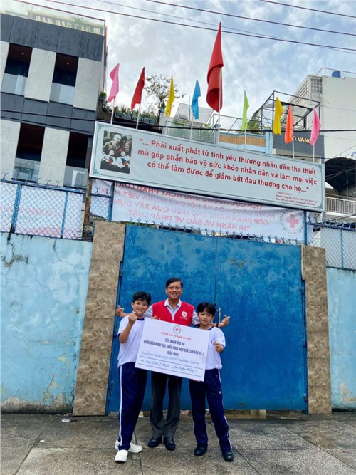 ”bầu ơi thương lấy bí cùng”