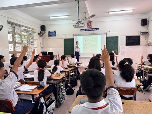Tinh thần Trần Bội Cơ - Các bạn hãy đứng lên!