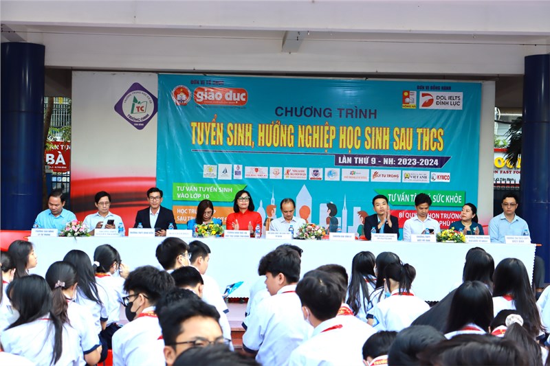 Điểm chuẩn trúng tuyển vào lớp 10 thường các trường Trung học phổ thông năm học 2024 - 2025