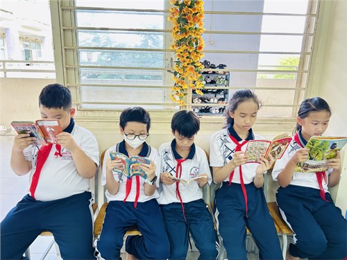 Tiết đọc sách tại Thư viện tháng 12 năm 2023