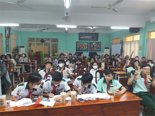 Chúc mừng 43 em học sinh HHT đã đạt học sinh giỏi cấp Quận, trong đó có 16 em đủ điểm vào đội tuyển học bồi dưỡng tiếp tục