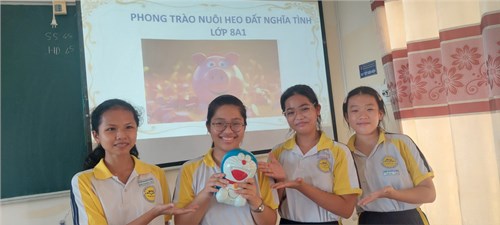 Chi đội lớp 8A1 thực hiện Không gian văn hóa Hồ Chí Minh