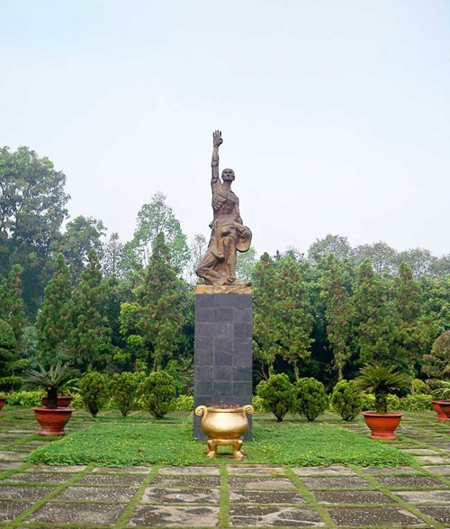 Tổ chức tham quan, học tập trải nghiệm cho học sinh năm học 2023-2024_
Bậc học THCS: Nhà tù Phú Lợi – Khu du lịch Đại Nam (Bình Dương)