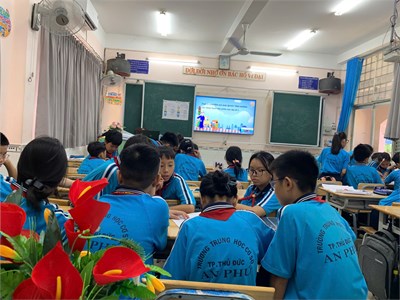 Tuyên truyền An toàn giao thông lồng ghép trong tiết học