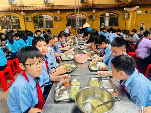 Suất ăn bán trú ngày 4/12/2024