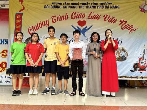 Chương trình giao lưu văn nghệ  Thắp sáng ước mơ  | Trung tâm tình thương, bồi dưỡng tài năng trẻ Thành phố Đà Nẵng