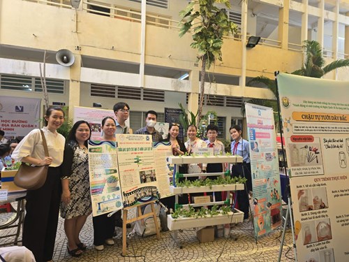 Trường THCS Bàn Cờ: Giáo viên và học sinh sôi nổi tham gia Ngày hội “Khoa học và Công nghệ lần IV năm 2024”