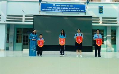 Liên đội: Tuyên dương các chi đội đạt thành tích dẫn đầu thi đua tuần tháng 9 năm học 2024-2025