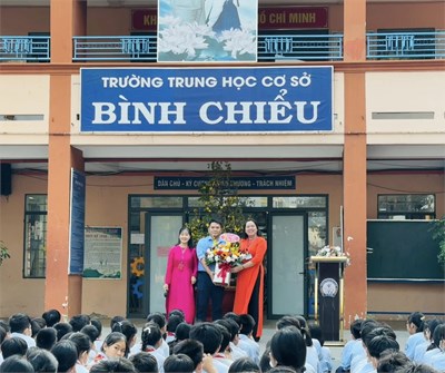 Trường THCS Bình Chiểu - tiếp nhận thầy Phó hiệu trưởng