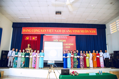 Họp mặt ngày phụ nữ việt nam 20/10