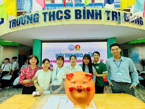 Hội khui theo đất chăm lo học sinh vượt khó đón Tết 2025