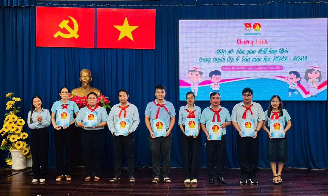 Liên đội thcs cát lái tham gia chương trình gặp gỡ, bàn giao chỉ huy đội trúng tuyển lớp 6 và chỉ huy đội trưởng thành trúng tuyển lớp 10 đầu năm học 2024 - 2025