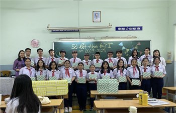 Một số hình ảnh sơ kết học kì I năm học 2023-2024 tại các lớp.