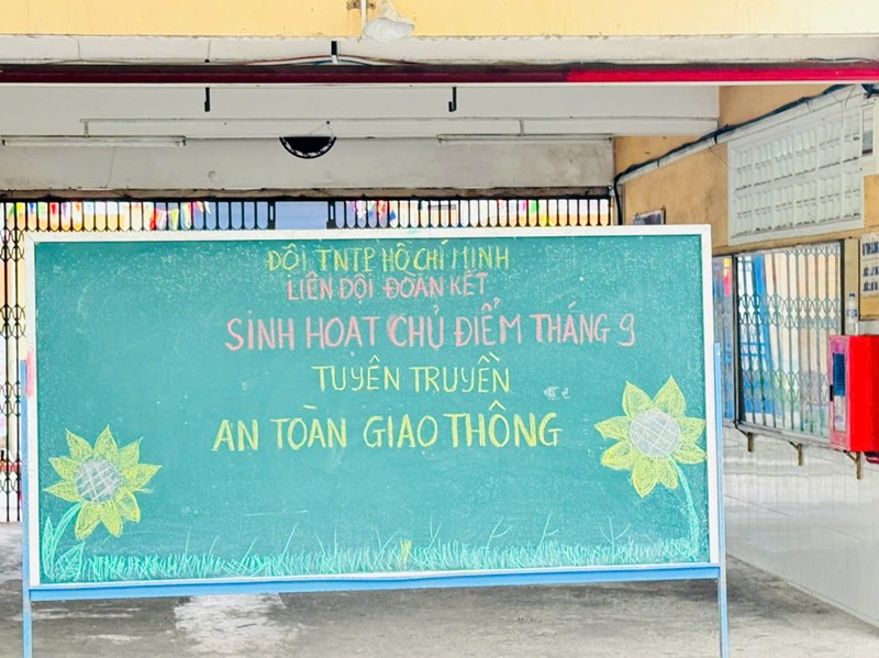 Sinh hoạt chủ điểm tháng 09 năm 2024 với chủ đề  Tuyên truyền An toàn giao thông 