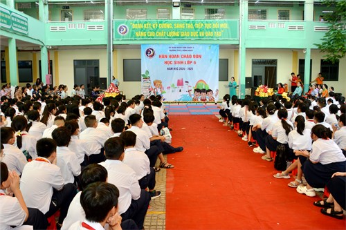 Sáng ngày 28/08/2024 Trường THCS Đồng Khởi hân hoan chào đón các em học sinh khối 6 năm học 2024-2025