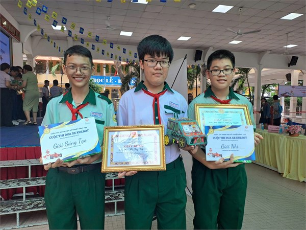 HCS HHT đạt giải NHÌ và giải SÁNG TẠO cuộc thi Khoa học học kĩ thuật sáng tạo “Đua xe Kulbot” cấp Quận.