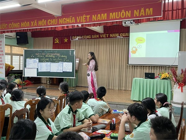 Thao giảng môn Tiếng Anh lớp 9, sách Friends Plus, Unit 3, Lesson 4: Vocabulary & Listening