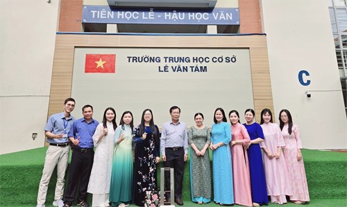 Các Thầy Cô nhà HHT đi thi vòng lý thuyết Hội thi giáo viên giỏi giải Chu Văn An lần thứ XVIII