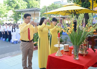 Lễ dâng hương kỷ niệm 1984 năm khởi nghĩa Hai Bà Trưng