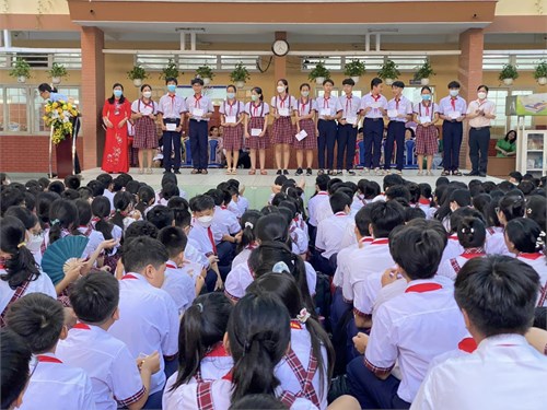 Tuyên dương học sinh giỏi cấp thành phố thủ đức.