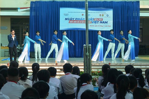 Ngày Pháp luật Việt Nam 9/11