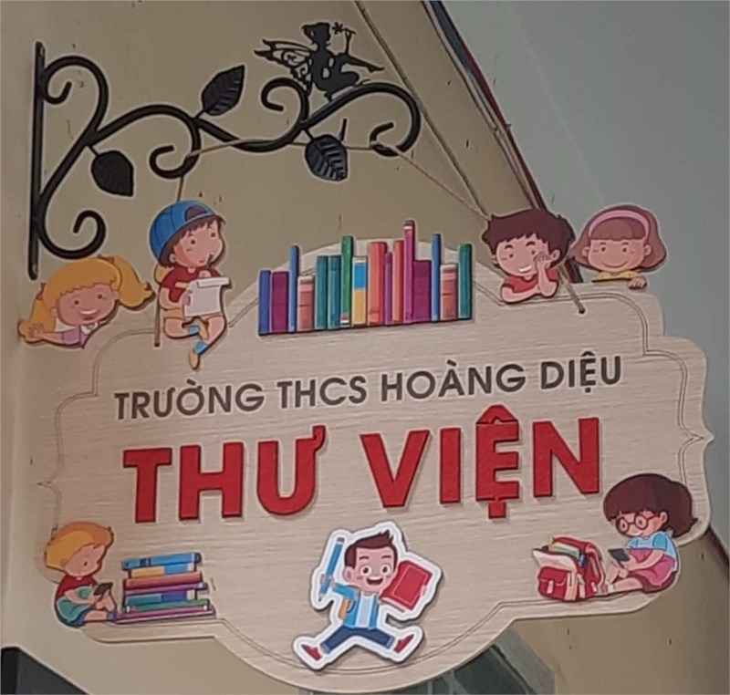 Hình ảnh hoạt động tại thư viện trường THCS Hoàng Diệu.
