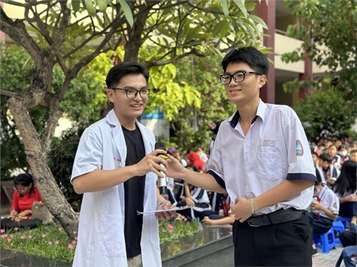 Trường THCS Hoàng Diệu tổ chức Chuyên đề  An toàn thực phẩm - Dinh dưỡng mùa thi .