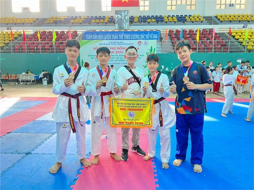 Trường THCS Hoàng Lê Kha đã xuất sắc đạt giải Nhì toàn đoàn ở bộ môn TAEKWONDO trong Hội Khỏe Phù Đổng Quận 6