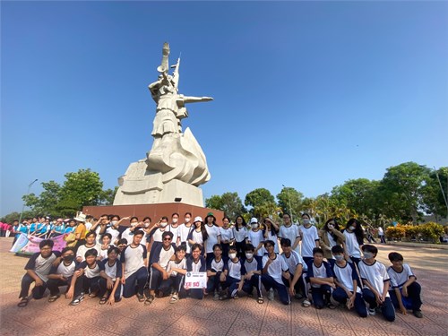 Buổi học tập trải nghiệm ngoài giờ chính khoá tại Khu di tích chiến thắng Lịch sử La Ngà và Khu du lịch Suối mơ Đồng Nai NH:2023 - 2024