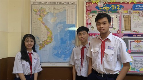 Kỷ niệm 70 năm Chiến thắng Điện Biên Phủ. Công trình học sinh khối 9 niên khóa 2020 - 2024 trao tặng:  Tự hào một dải non sông .