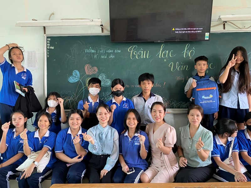 Câu lạc bộ Ngữ Văn được thành lập với mục đích để các bạn học sinh có cùng đam mê, sở thích được giao lưu, học hỏi và phát triển bản thân.